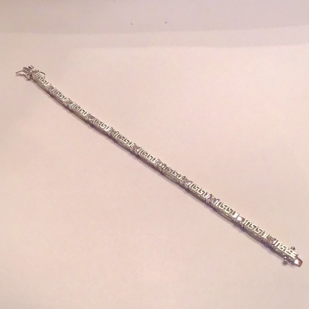 New Fashion Greek Motif Bracelet. Silver tone Matt finish, 7”L